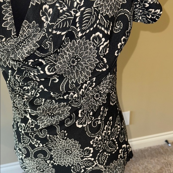 Daniel Laurent Black White Blouse with cowl neck and side ruching Women's Sz S - Picture 2 of 9